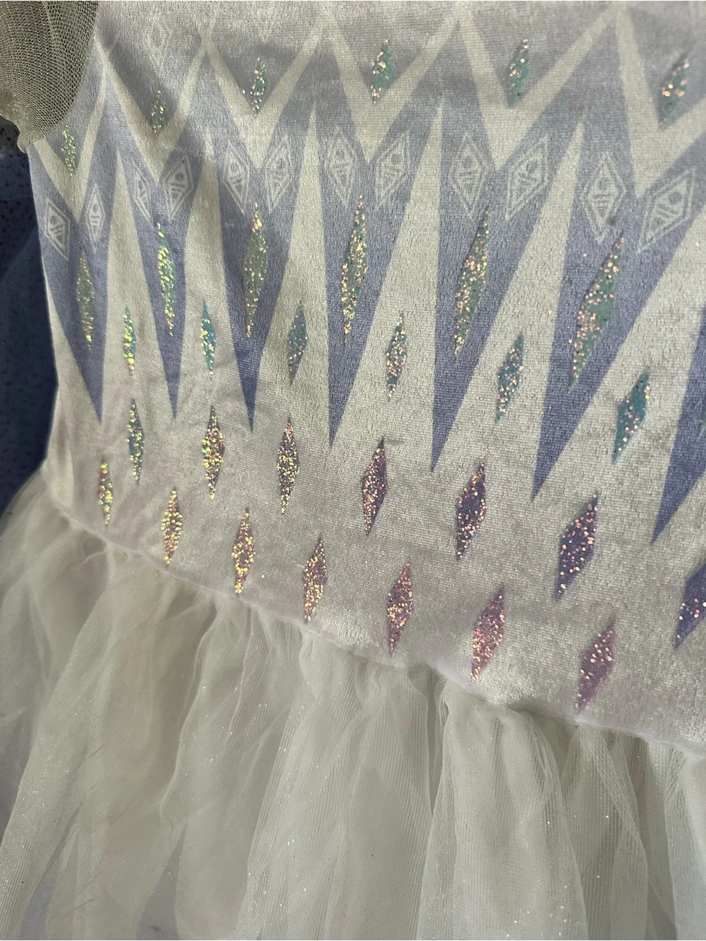Disney Frozen II Elsa Costume white and purple 4-6X with lights and battery pack